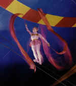 saltimbanco_dtightrope2.jpg (65661 バイト)