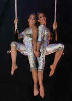 saltimbanco_dtrapeze4.jpg (49291 バイト)